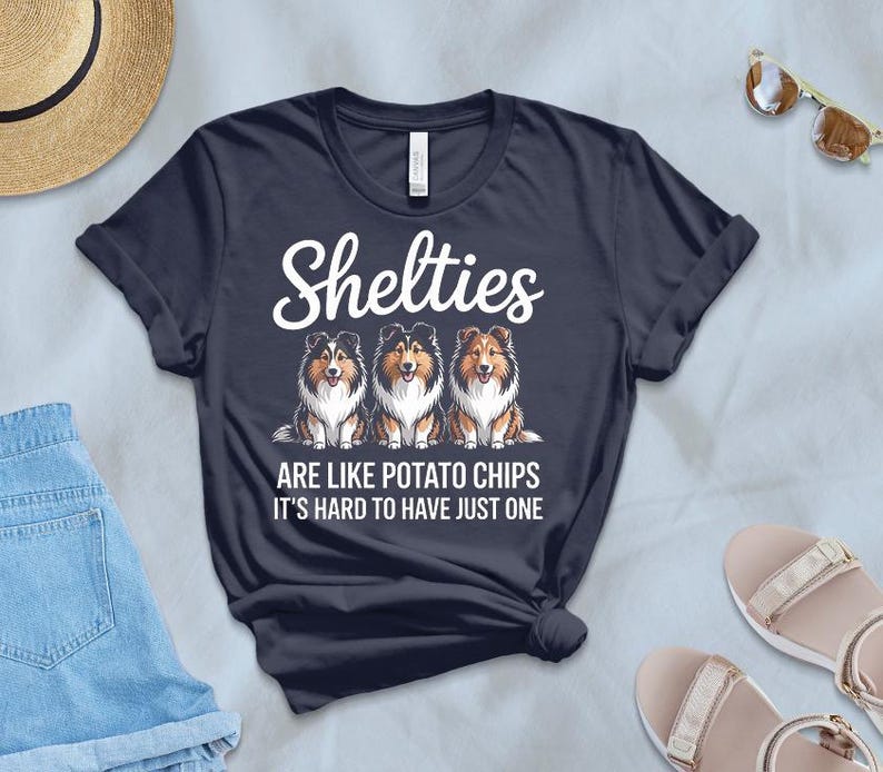 Sheltie Shirt Funny Dog Mom Gift, Shetland Sheepdog Tee, Multiple Shelties Design, Dog Owner Apparel, Cute Puppy Lover T-Shirt immagine 5