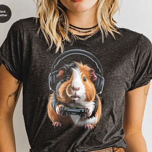 Gaming Guinea Pig Shirt, Cute Gamer T-shirt, Funny Animal Tee, Gift for Gamers, Unisex Graphic Tee, Guinea Pig Lover Tshirt