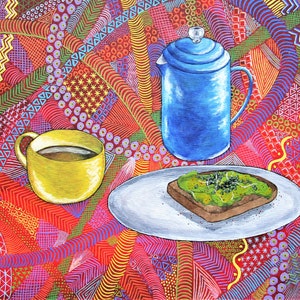 Peut inclure: Une peinture représentant une scène de petit-déjeuner avec une tasse de café, une assiette de toast à l'avocat et une cafetière bleue sur un fond à motifs colorés.
