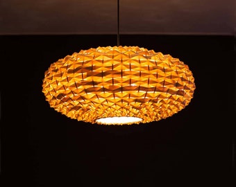 Lámpara colgante de bambú tejida a mano: iluminación ecológica para el comedor
