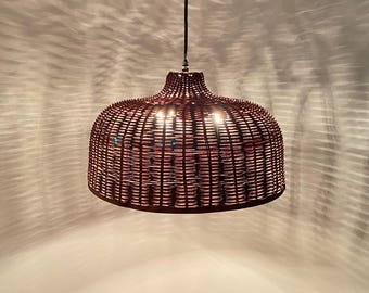 Lámpara colgante de ratán tejido a mano, pantalla de cesta marrón de 44 cm de ancho y tres portalámparas.