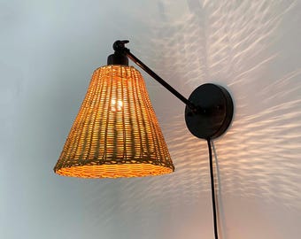 Aplique de pared de ratán tejido a mano, lámpara de pared rústica para habitación, con cableado directo o enchufe.