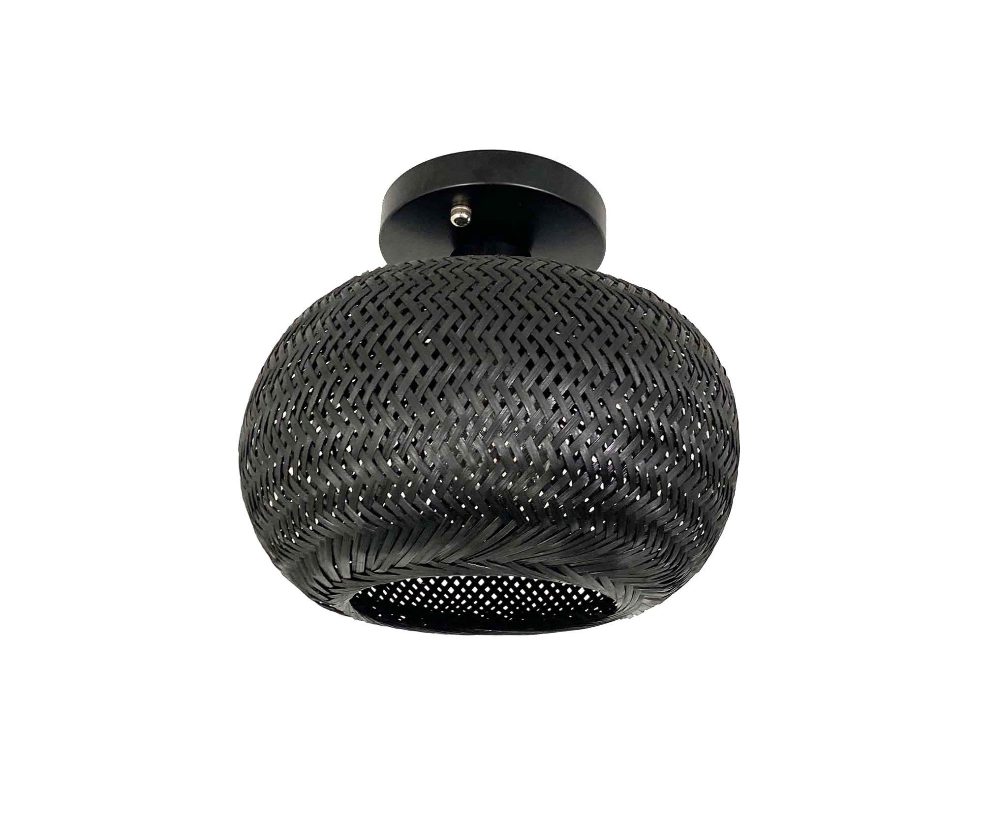 黒竹製フラッシュマウントシーリングライト：手編みランプシェード