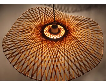 Handwoven Bamboo Pendant Light: Wave-Shaped Lampshade