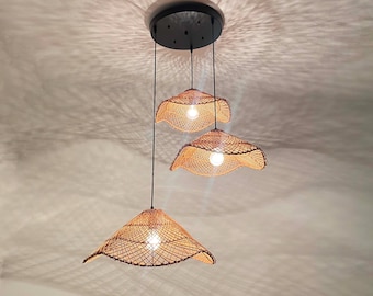 Lámpara colgante de ratán tejida a mano, lámpara de araña de 3 luces, lámpara de techo con pantalla ondulada bohemia, decoración del hogar bohemia