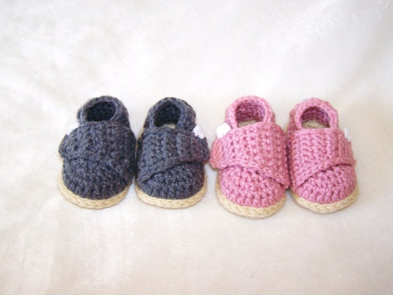 crochet toms