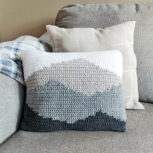 Crochet Pillow, Crochet Mountain Pillow, Easy crochet pillow pattern, crochet pillow, crochet home decor, crochet pattern