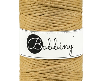 Cordón de macramé Bobbiny color mostaza: algodón reciclado de 5 mm con torsión simple.