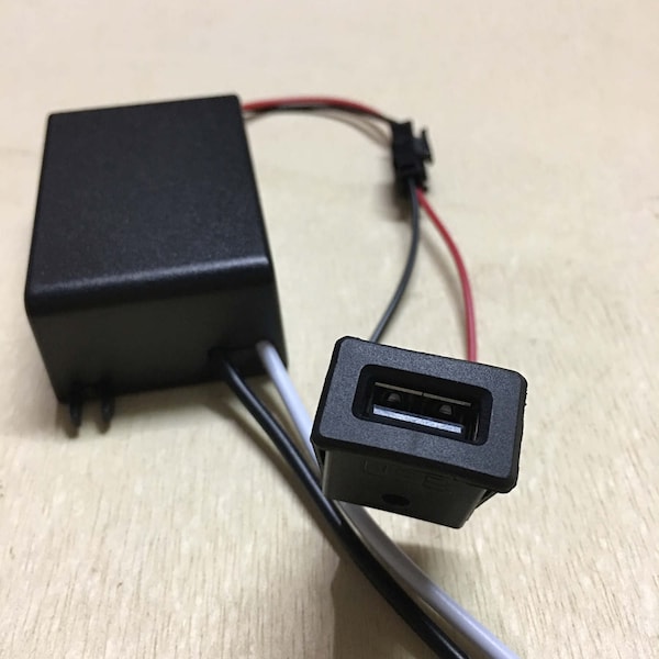 AC 100-240V zu 5V 2A USB-Netzteiladapter-Konverter eingebettetes Steckerladegerät