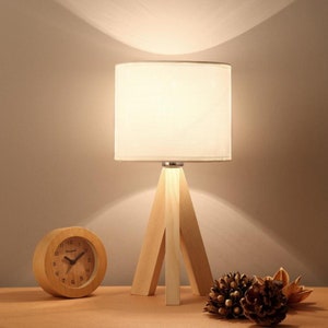 Oak tri-pod table lamp / Table lamp / wooden lamp / 32cm tri-pod lamp /  US UK EU Pulg