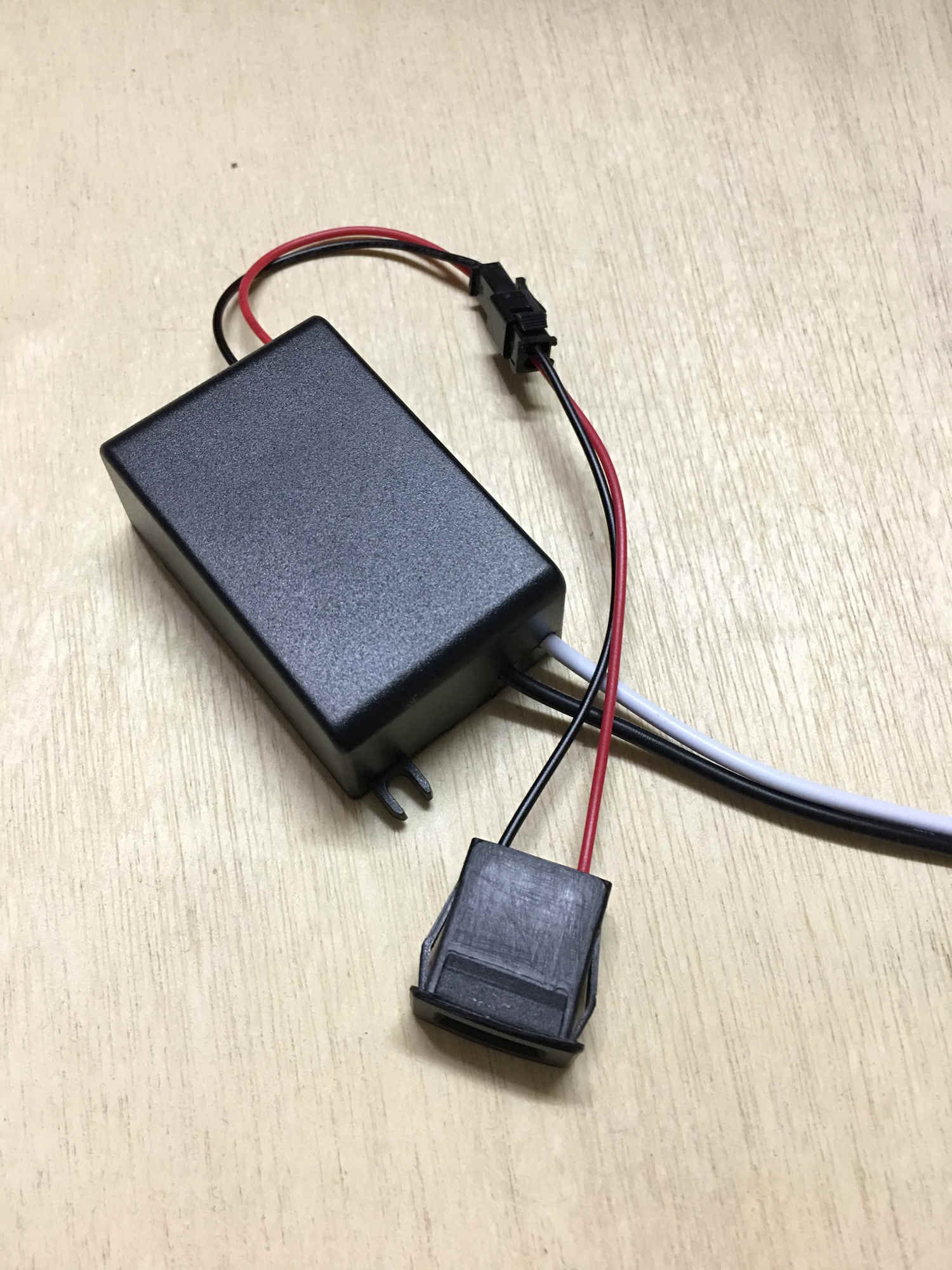 USB-Ladegerät 5V/2A mit STOP-Schalter-SUC5BYR