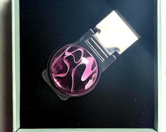Chrome money clip with pink cabochon