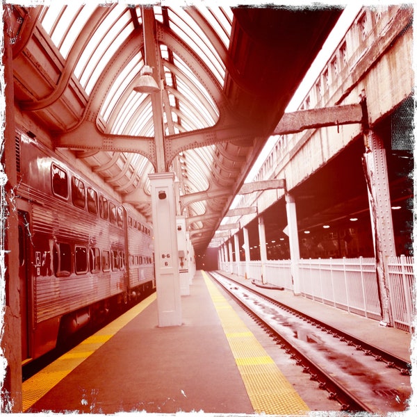 Red Train Station, Union Station, Chicago, Metra, Amtrak, Film Location