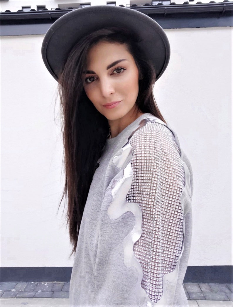 CRYSTAL GREY SWEATSHIRT
