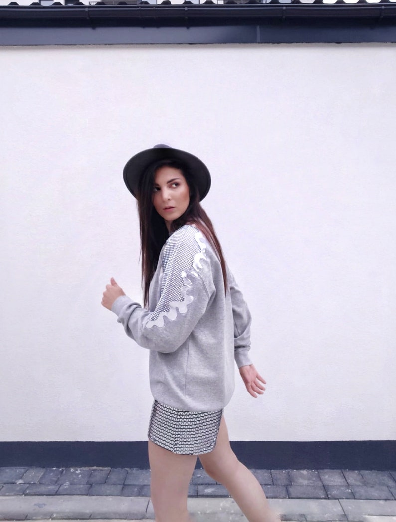 CRYSTAL GREY SWEATSHIRT