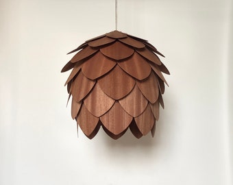 Neu!Holz Pendelleuchte-Chandelier-Leuchte-Artischockenleuchte-Deckenleuchte-Eichellicht-Beleuchtung-Hopfenlicht-Kiefernzapfen-Pendelleuchte-Sapele