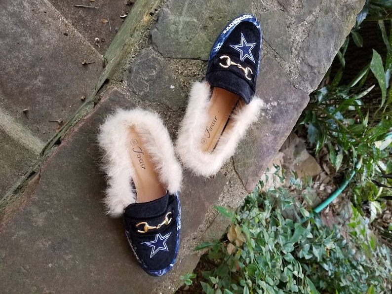 716-36 Black Fur Mules size 6