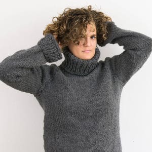 Oversized chunky hand knitted sweater in wool and alpaca cozy and warm winter pullover mod. ABETE image 1