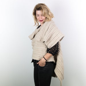 Maxi cape and scarf crocheted in wool and alpaca: warm and cozy stole, comfy and elegant, mod. LIONE image 2