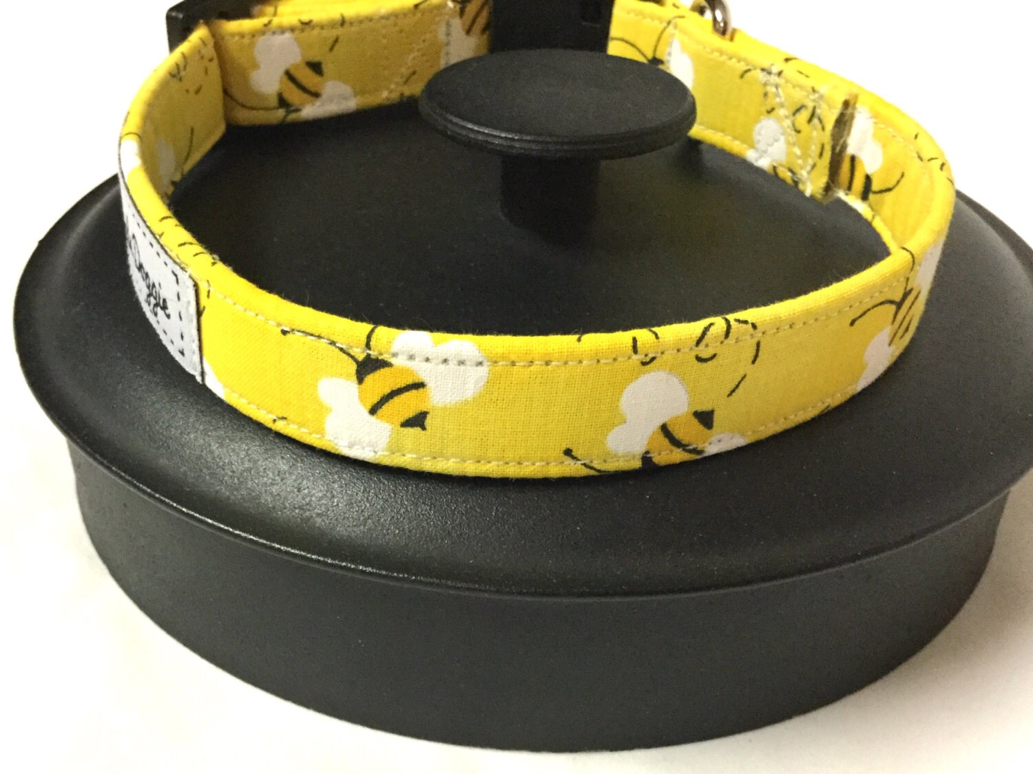 bumble bee collar