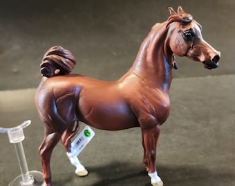 Beautiful  Arabian Mare Chestnut  Horraw Studios 1:18 Scale Model Horse figurine similar to Breyer
