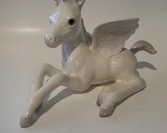 Vintage Hagen Renaker Freeman McFarlin Pegasus Laying Horse figurine