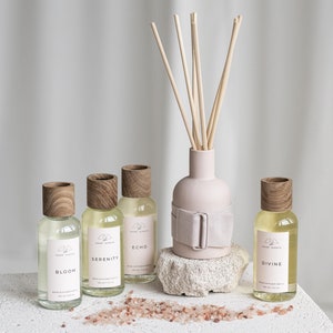 PINK REED DIFFUSER: Bloom, Divine, Echo, Serenity. Ceramic Vase with Oak Cover, Natural Reed Sticks & 100 ml Refill Bottle in Black Gift Box