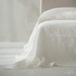 QUEEN Oversized Linen Bedspread from ONE PIECE: 108x132 inch, 114x134 inches. Durable Heavy Weight 300 gsm Italian Linen. Made in Lithuania