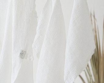Linen Waffle Bath Towel, Heavy weight, Wash cloth, Hand Towel, Bath Towel, Bath Sheet, White color, Stonewashed, Soft, Handmade in Lithuania
