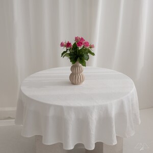 Round-linen-tablecloth-offwhite