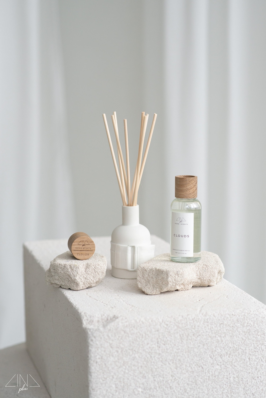 WHITE REED DIFFUSER: Bliss, Clouds, Linen, Honey. Ceramic Vase With Oak ...