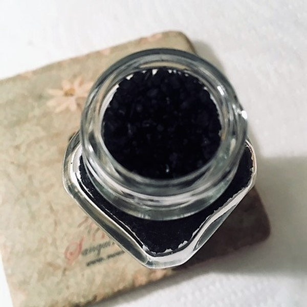 Kosher Certified Hawaiian Black Lava Salt. Detoxifying + Digestive Properties.