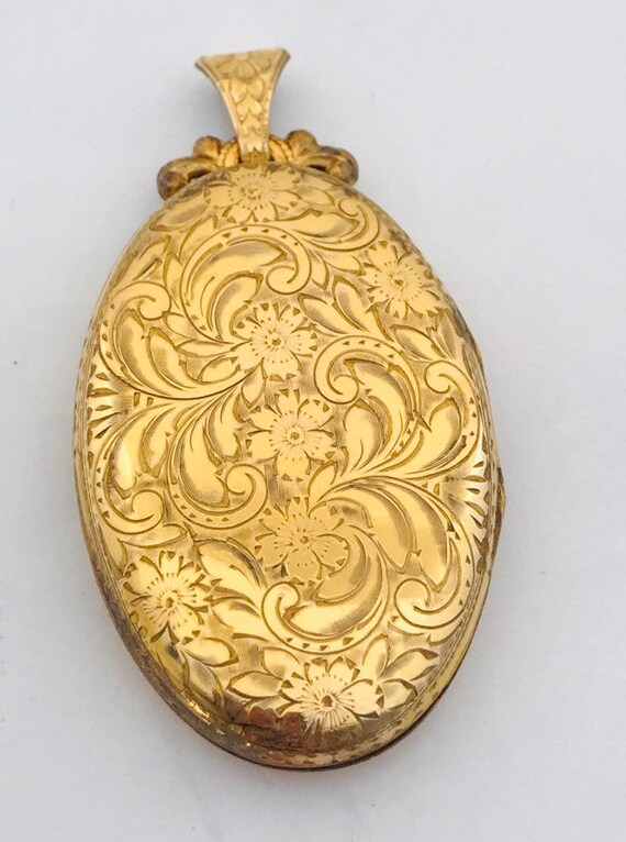Large Oval etched gold filled locket, locket etche