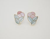 Flower earrings / clip earrings