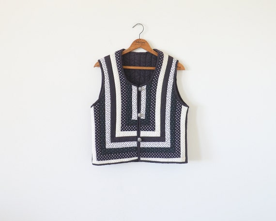 Vintage quilted vest / black and white vest