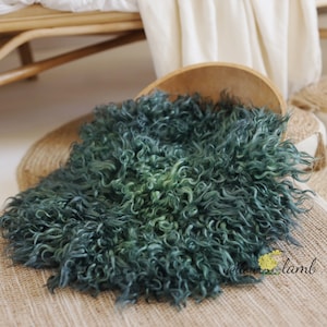 Round felted fur, felted layer, curly layer prop