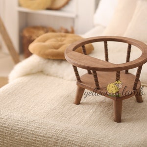 Chaise en bois de couleur marron avec dessus, accessoire pour nouveau-né, accessoire de gardienne, accessoire pour tout-petits image 4