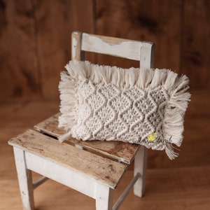 Macrame pillow, kotted pillow, posing pillow
