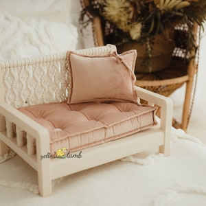 Cream macrame bench with two sieded matress, two pillows and headband