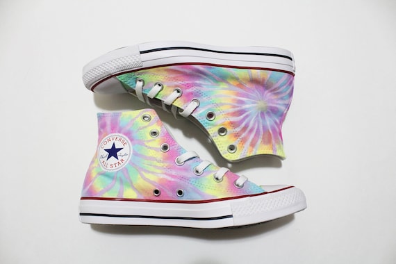 converse tie and dye