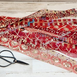 Tiras boho ROJAS de más de 20 yardas/Fabricación de borlas boho/Tiras de sari con cuentas/Tiras bordadas/Enganche de alfombras/tiras de tela artesanal/Arte de muñecas/Artes de fibra