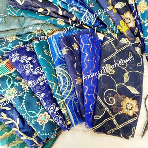Paquete de 10 telas de sari en color AZUL OSCURO (10,5" x 10,5") Retazos de sari vintage / Retazos de tela con cuentas / Tela de secuencias / Arte de muñecas / Suministros para diarios basura
