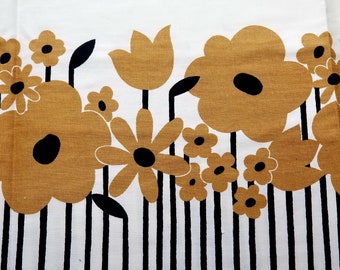 No.290 Black /& beige retro patterned upholstery fabric//material 140 cm