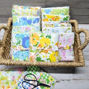 25 quadrati di tessuto Vintage Sheet (6,5" x 6,5") Tessuti floreali, Forniture per diari di scarto, Ritagli di lenzuola Vintage, Ritagli di trapunte, Confezione di ciondoli, tessuti