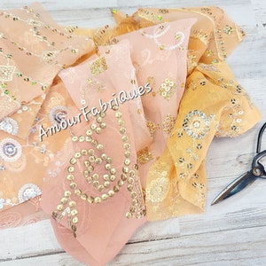 Retales de sari, bolsa de 5" x 7", color melocotón, retales de sari con cuentas, retales bohemios, retales variados, retales de secuencias, arte de muñecas, suministros para diarios basura
