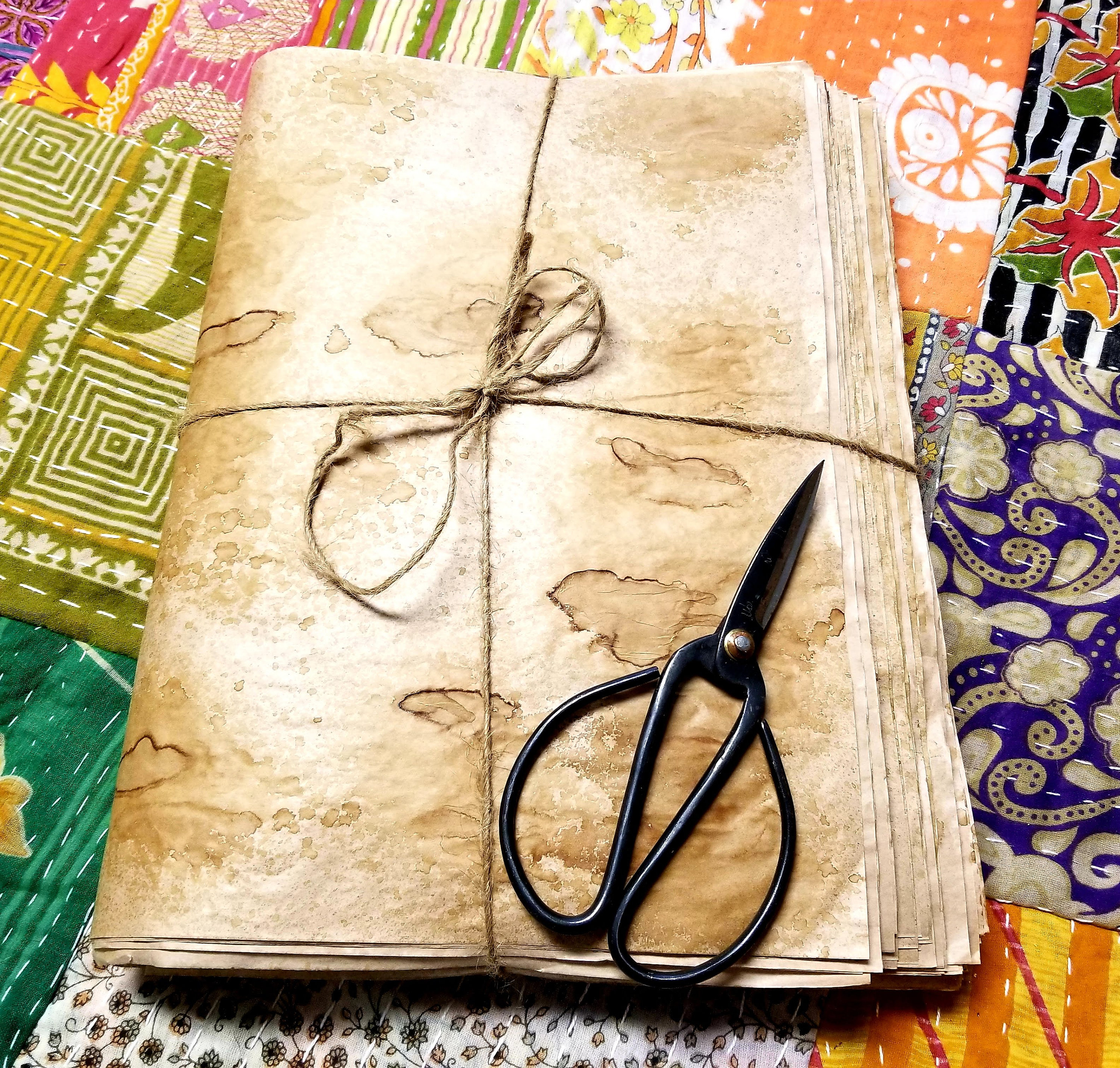 コーヒー染め紙：手作りのヴィンテージスタイルの大型シート25枚（8