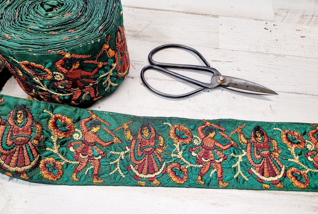 1 Yard GREEN Vintage Sari Trim 2 3/4 Wide/boho Trim/sari Trim