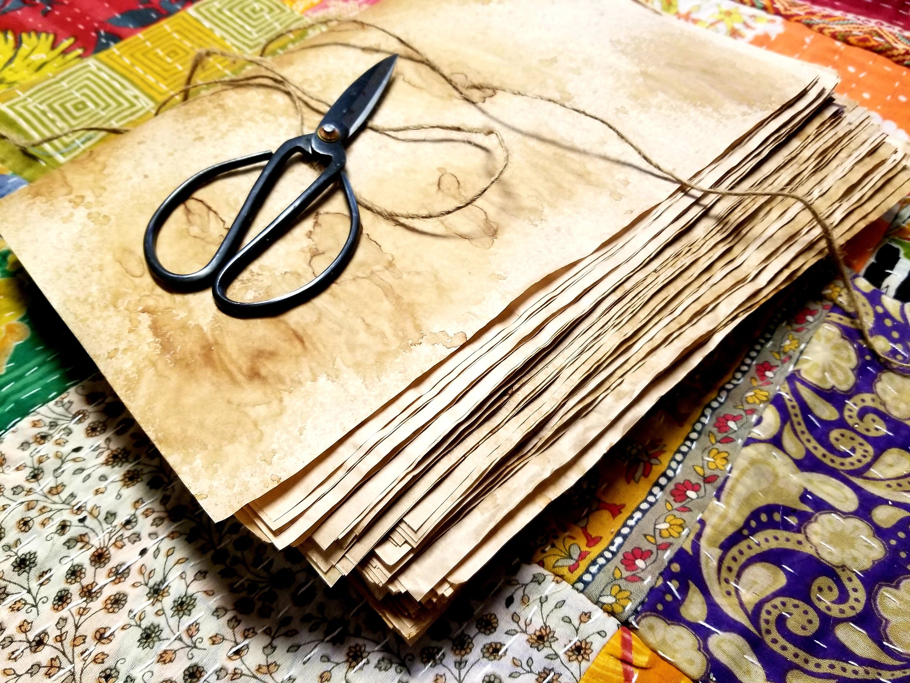 コーヒー染め紙：手作りのヴィンテージスタイルの大型シート25枚