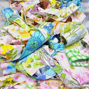 4 ounce Vintage Sheet fabric snippets/ Vintage sheet scraps / Junk journal supplies / Scrap fabrics / quilt scraps / Vintage sheet scraps