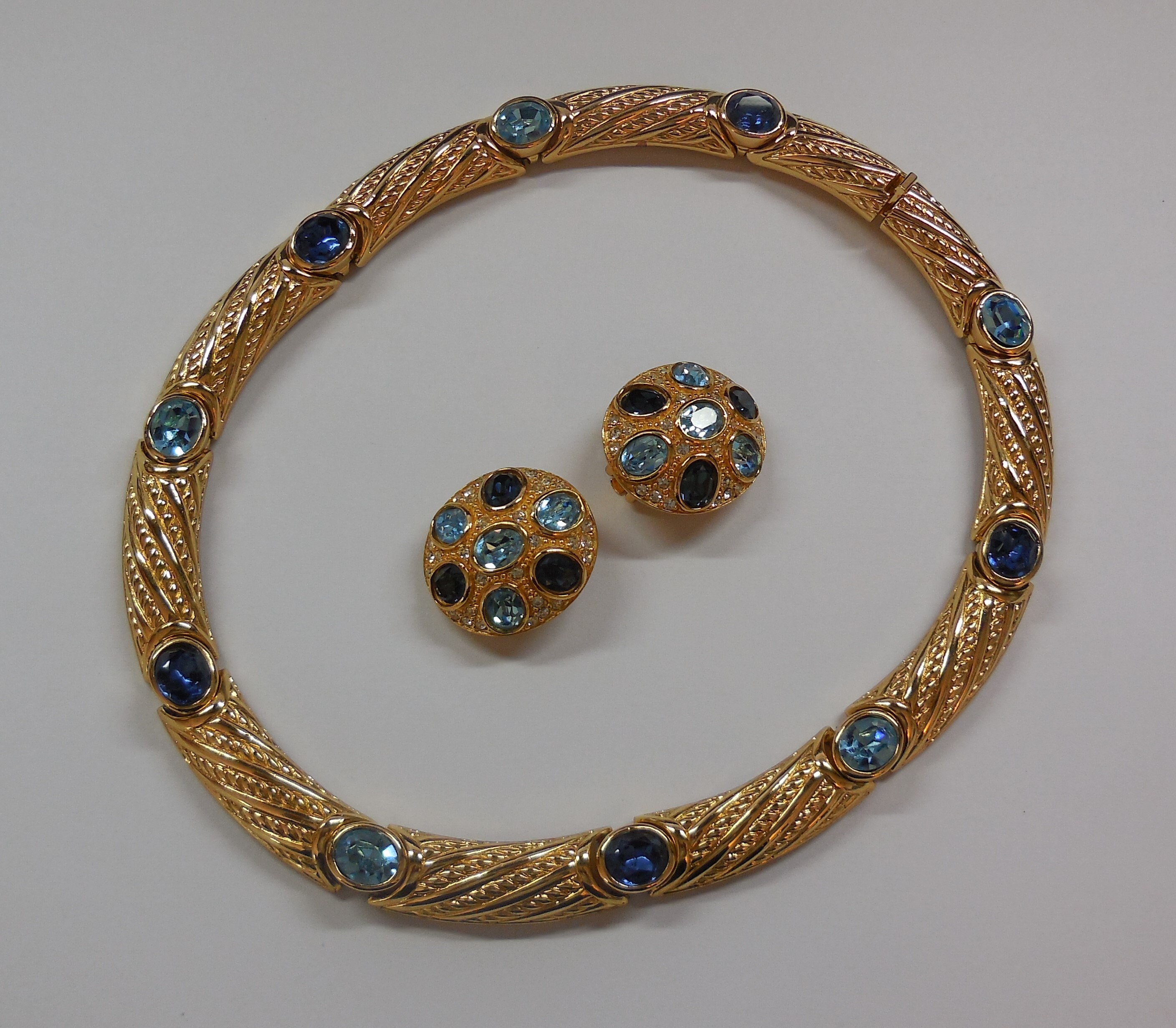 Vintage 1980s Christian Dior Light & Dark Sapphire Linked Vintage 1980s Christian Dior Light & Dark Sapphire Linked